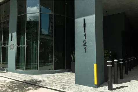 121 NE 5th Street Miami FL 33132