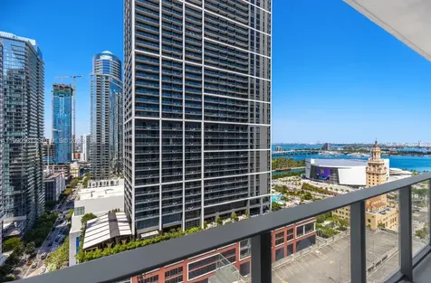 121 NE 5th Street Miami FL 33132