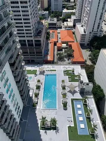 690 SW 1st Court Miami FL 33130