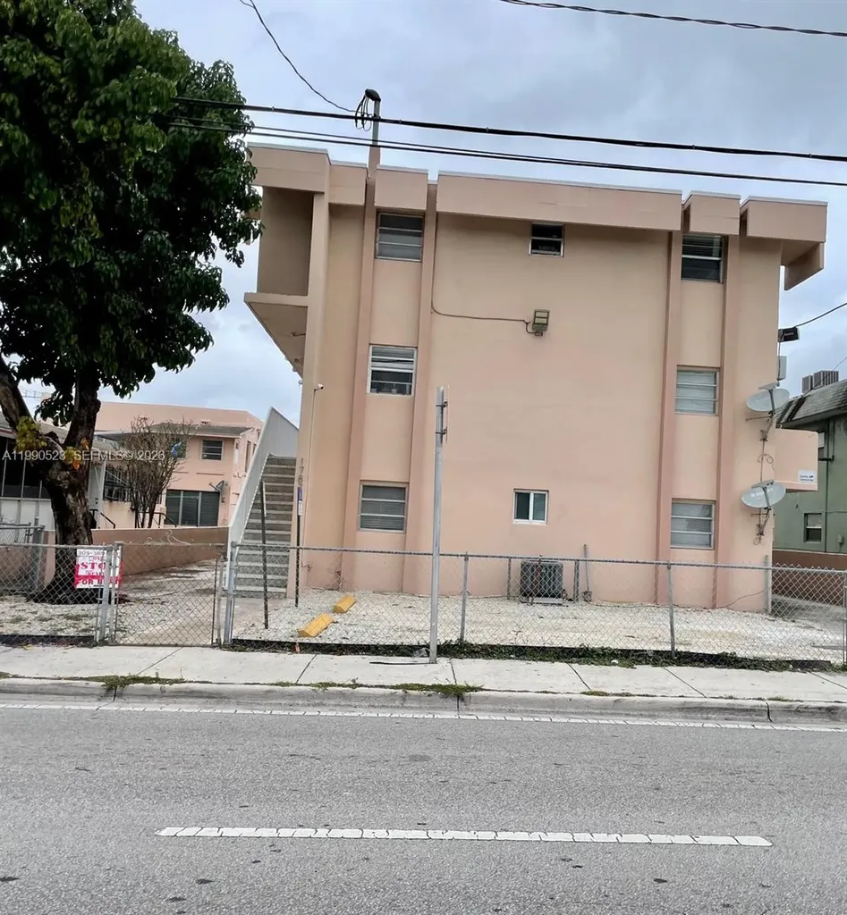 1787 SW 7th Street Miami FL 33135