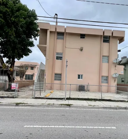 1787 SW 7th Street Miami FL 33135