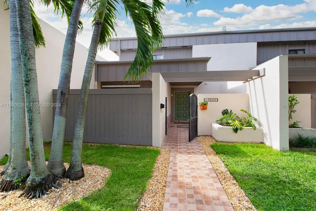 10520 SW 75th Lane Miami FL 33173
