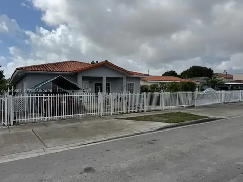 174 E 15th Street Hialeah FL 33010