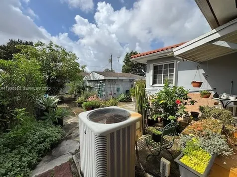 174 E 15th Street Hialeah FL 33010