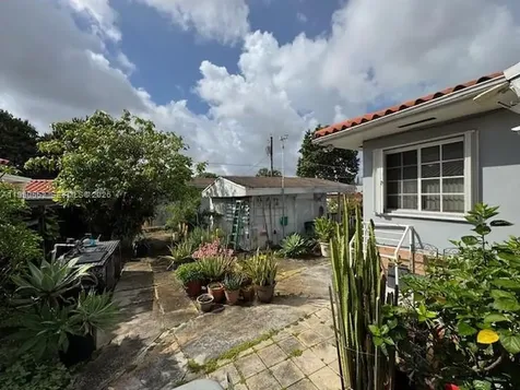 174 E 15th Street Hialeah FL 33010