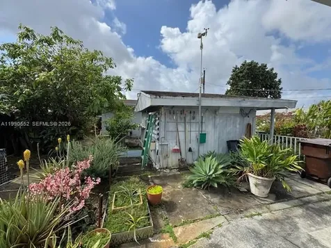 174 E 15th Street Hialeah FL 33010
