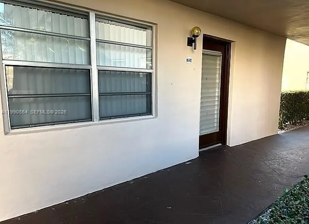 642 N Normandy N Delray Beach FL 33484