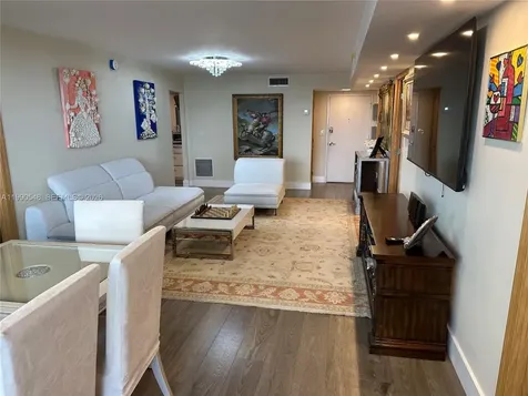 6039 Collins Avenue Miami Beach FL 33140