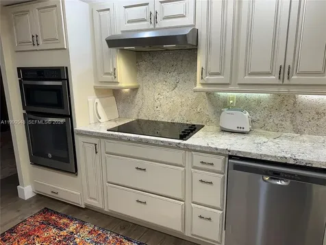 6039 Collins Avenue Miami Beach FL 33140