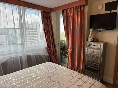 6039 Collins Avenue Miami Beach FL 33140