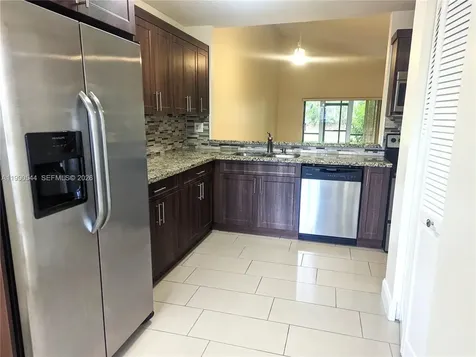 453 Lakeview Drive Weston FL 33326