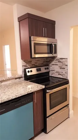 453 Lakeview Drive Weston FL 33326