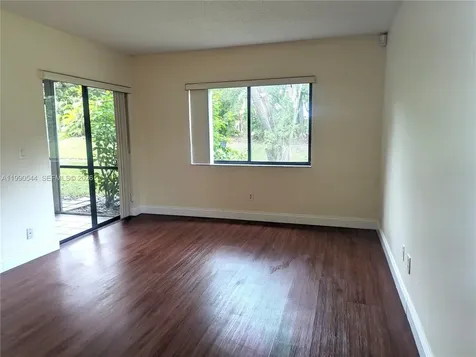 453 Lakeview Drive Weston FL 33326