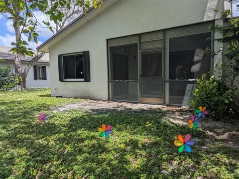 453 Lakeview Drive Weston FL 33326