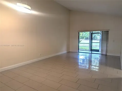 453 Lakeview Drive Weston FL 33326