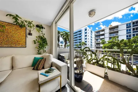 1665 Bay Road Miami Beach FL 33139