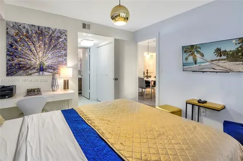 2600 Collins Avenue Miami Beach FL 33140