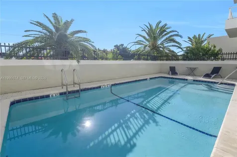 2600 Collins Avenue Miami Beach FL 33140