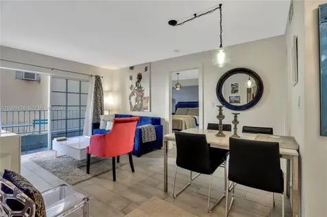 2600 Collins Avenue Miami Beach FL 33140