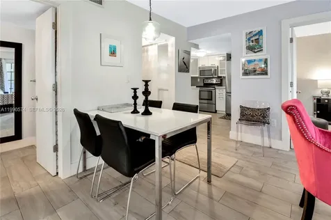 2600 Collins Avenue Miami Beach FL 33140