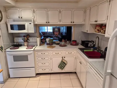 330 SE 2nd Street Hallandale Beach FL 33009