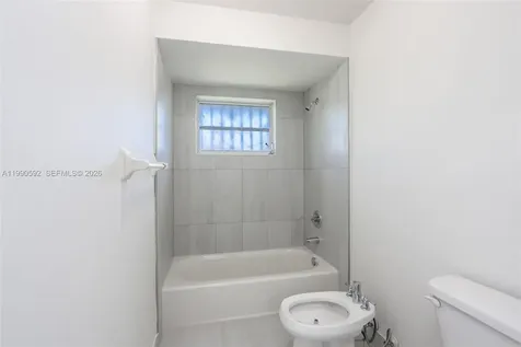 119/121 NW 17th Place Miami FL 33125
