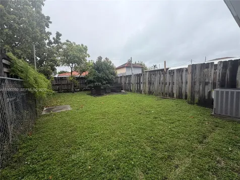 119/121 NW 17th Place Miami FL 33125