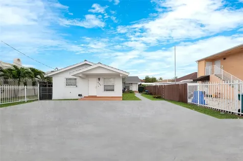 119/121 NW 17th Place Miami FL 33125