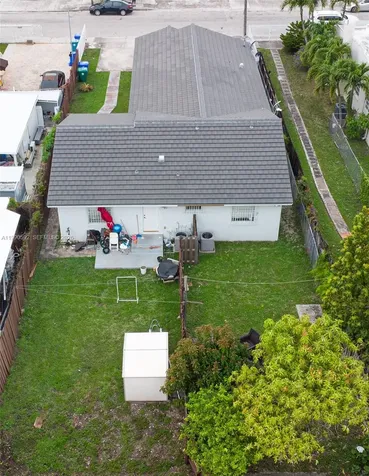 119/121 NW 17th Place Miami FL 33125