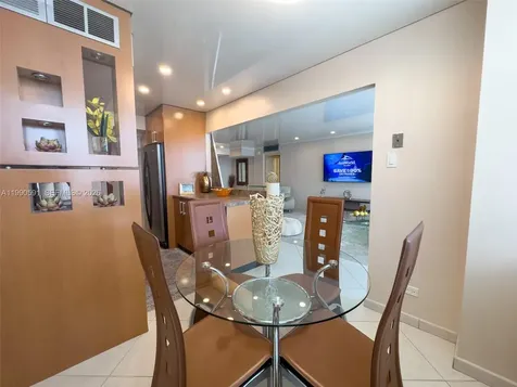 301 174 Sunny Isles Beach FL 33160