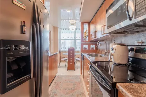 301 174 Sunny Isles Beach FL 33160