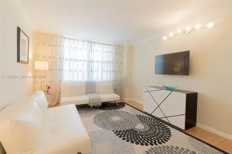 301 174 Sunny Isles Beach FL 33160