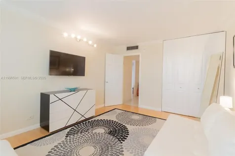 301 174 Sunny Isles Beach FL 33160
