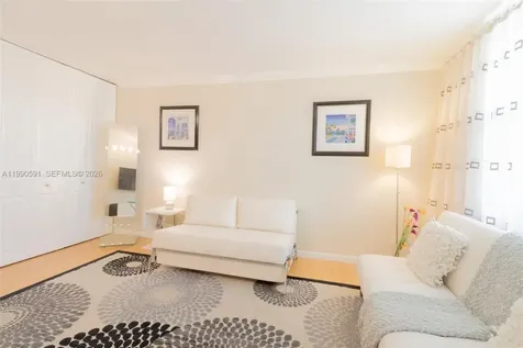 301 174 Sunny Isles Beach FL 33160