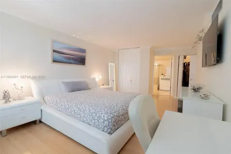 301 174 Sunny Isles Beach FL 33160