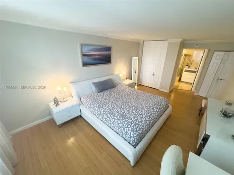 301 174 Sunny Isles Beach FL 33160