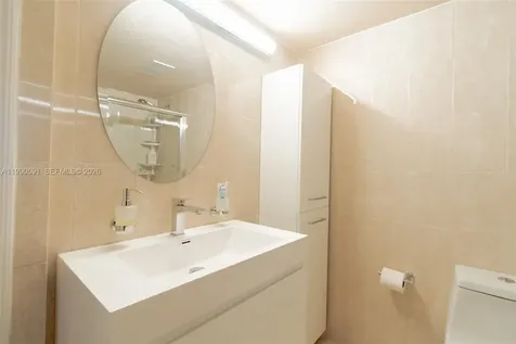 301 174 Sunny Isles Beach FL 33160