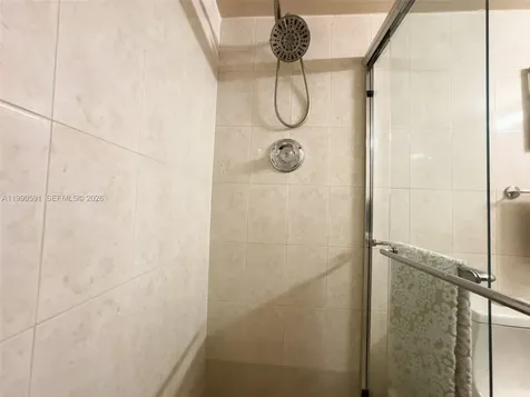 301 174 Sunny Isles Beach FL 33160