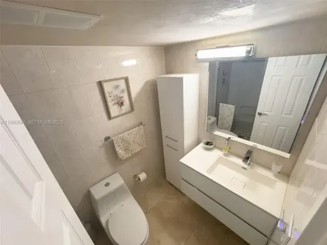301 174 Sunny Isles Beach FL 33160
