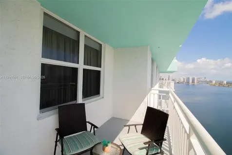 301 174 Sunny Isles Beach FL 33160