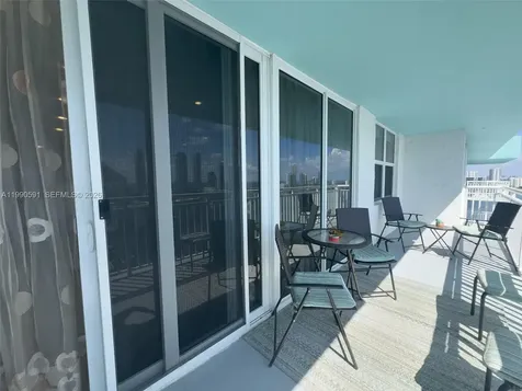 301 174 Sunny Isles Beach FL 33160