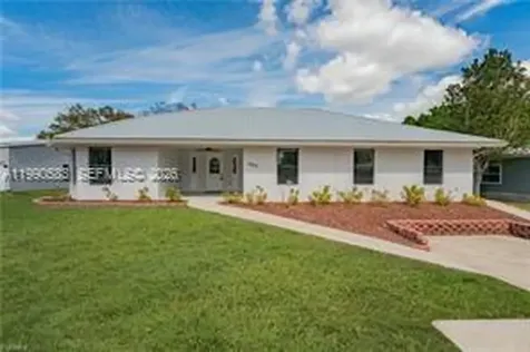 1063 Mayford Lake Road Moore Haven FL 33471