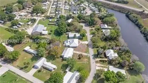 1063 Mayford Lake Road Moore Haven FL 33471