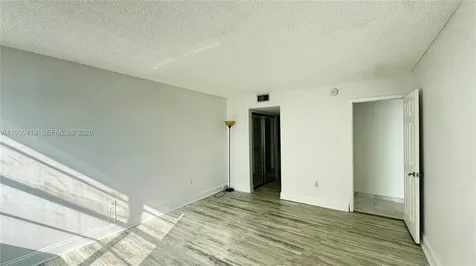 18061 Biscayne Boulevard Aventura FL 33160