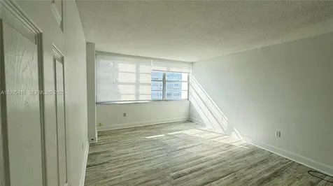 18061 Biscayne Boulevard Aventura FL 33160