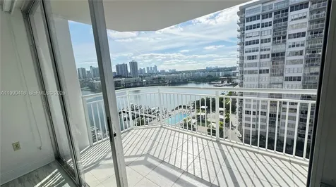 18061 Biscayne Boulevard Aventura FL 33160