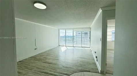18061 Biscayne Boulevard Aventura FL 33160