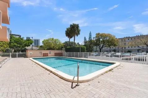 2200 E Hallandale Beach Boulevard Hallandale Beach FL 33009