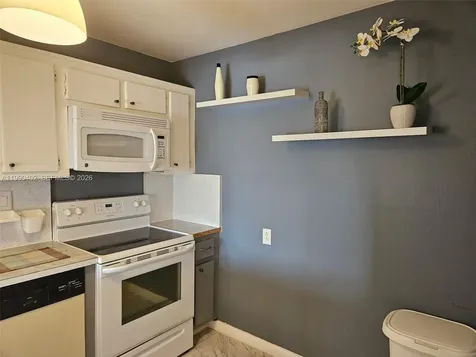 2200 E Hallandale Beach Boulevard Hallandale Beach FL 33009