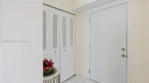424 SE 10th Street Dania Beach FL 33004